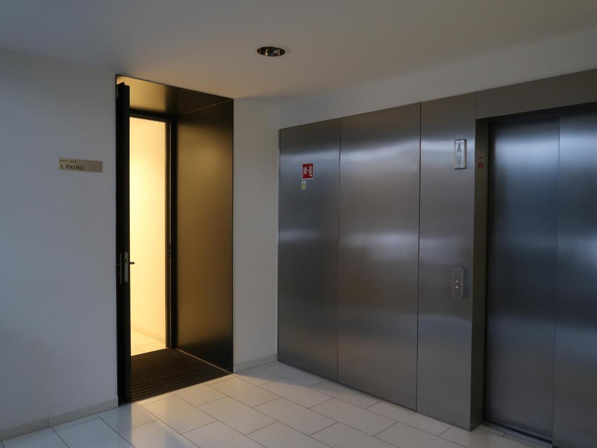 Michal Apartment 125M2 City Centre Prag Exteriör bild